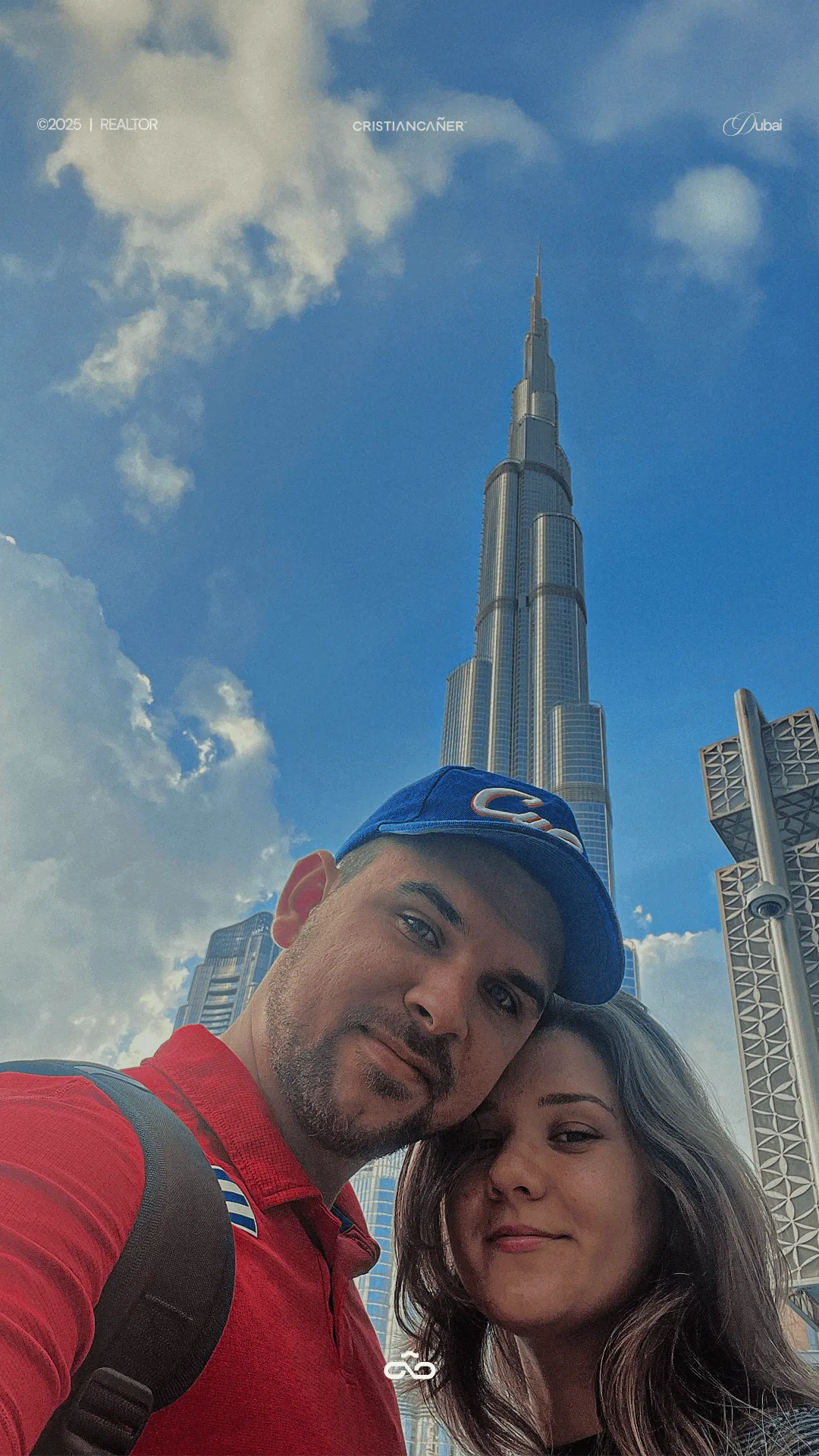Cristian Cañer en Dubai, con el Burj Khalifa detrás